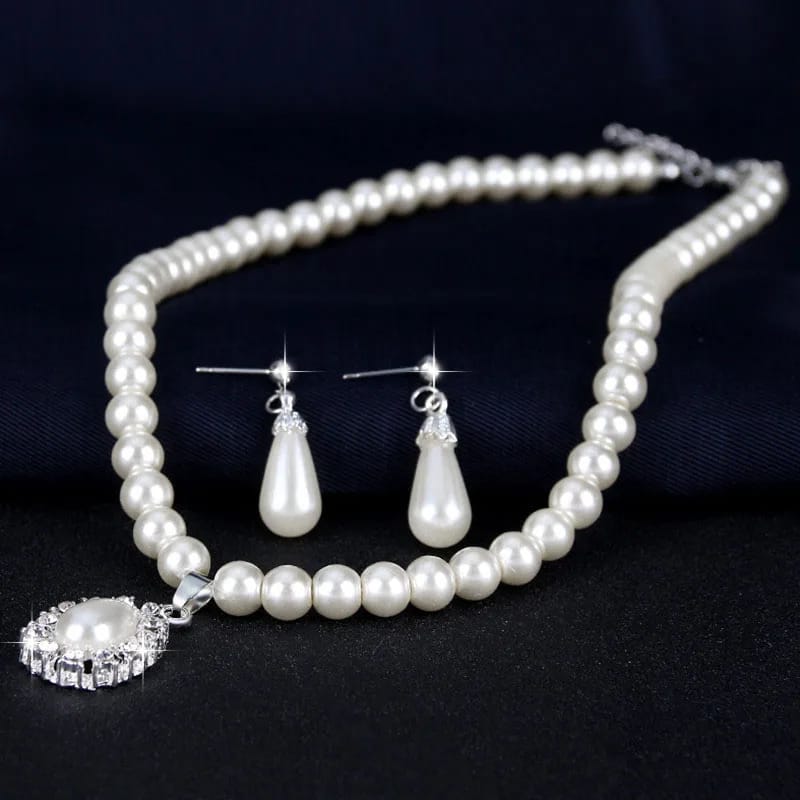 Crystal Pearls Pendant Set