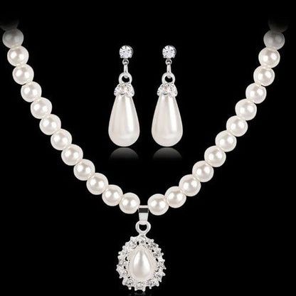 Crystal Pearls Pendant Set